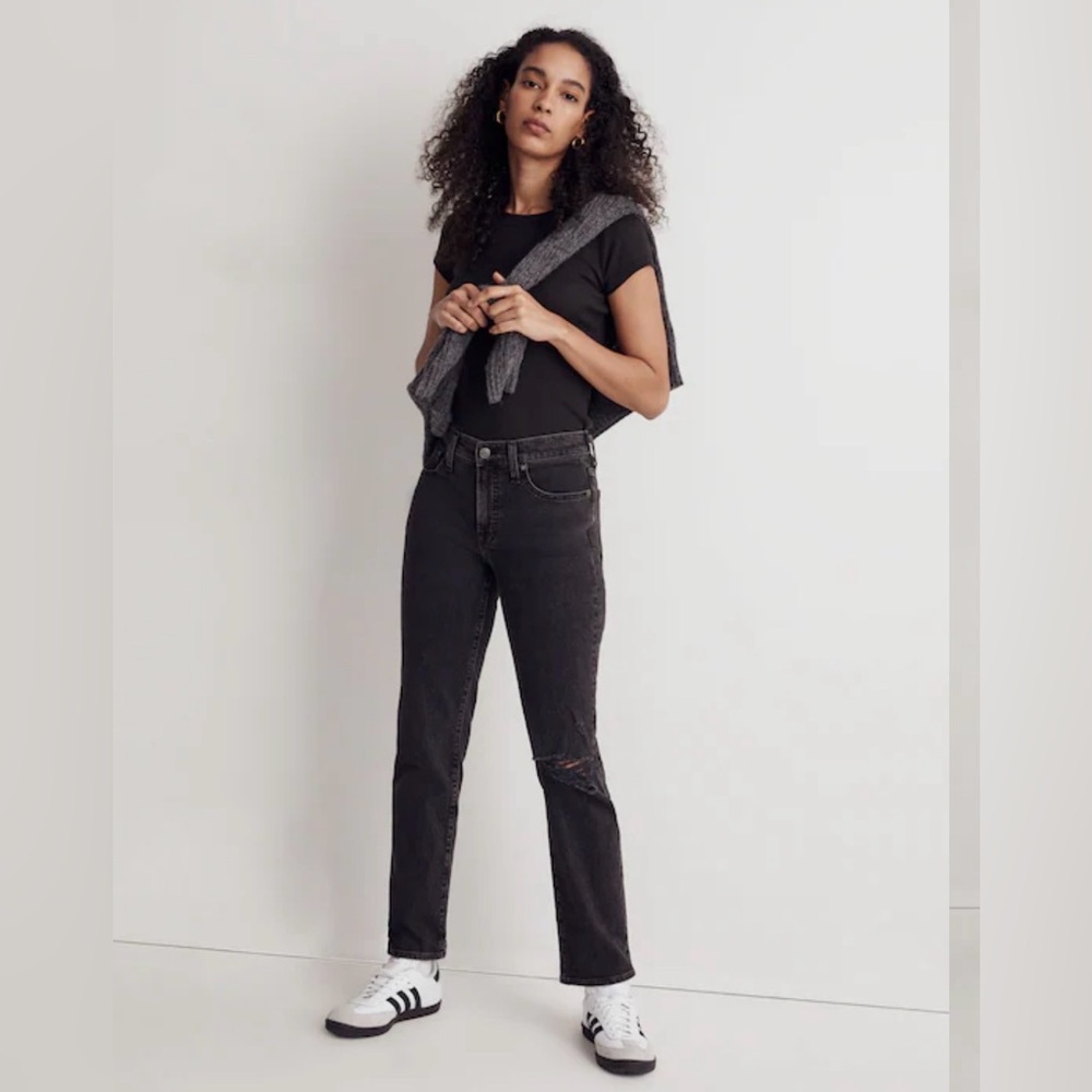 Madewell The Mid Rise Perfect Vintage Straight Jean in Rosella Wash. Size 26